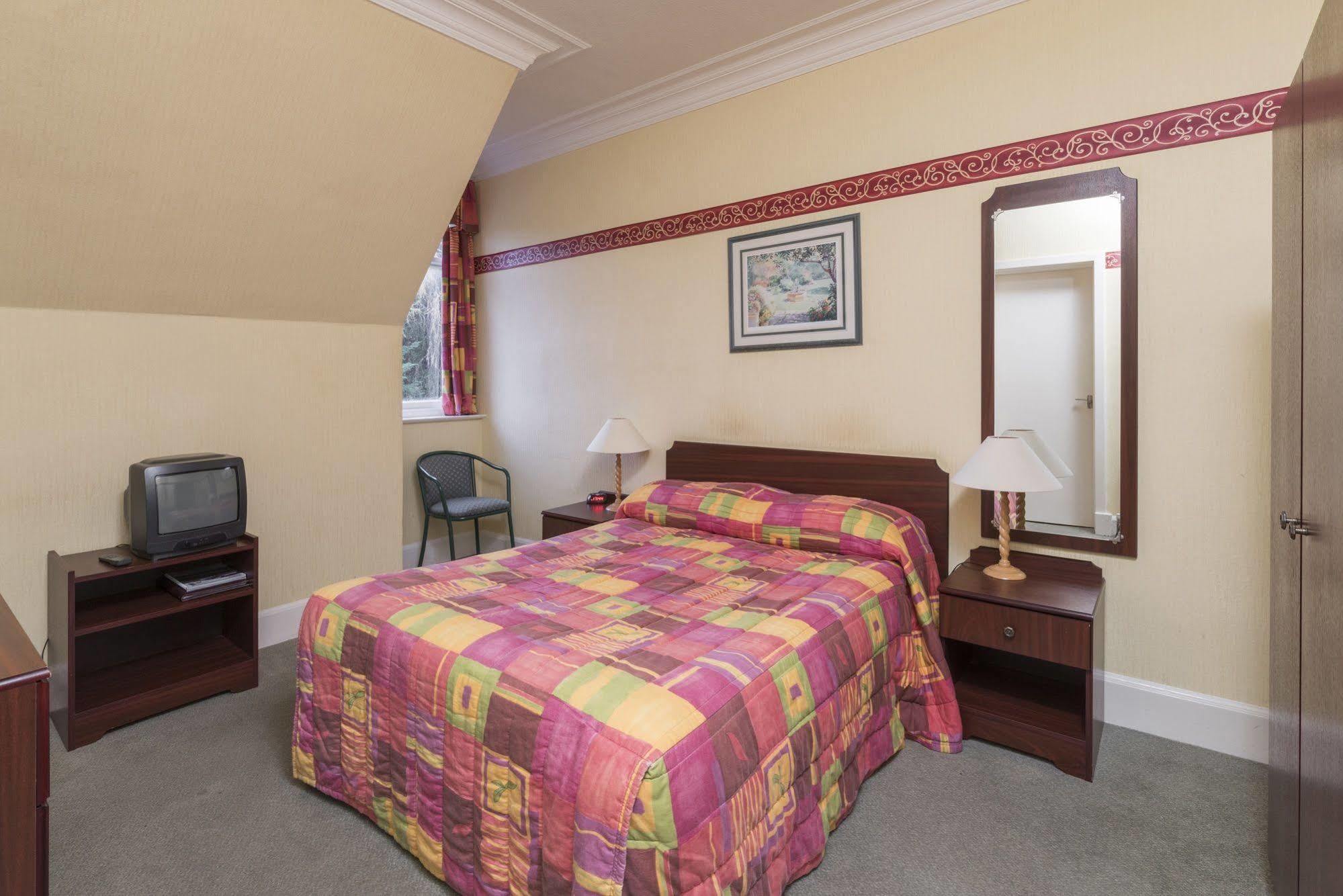 The Highland Hotel By Compass Hospitality Strathpeffer Bagian luar foto